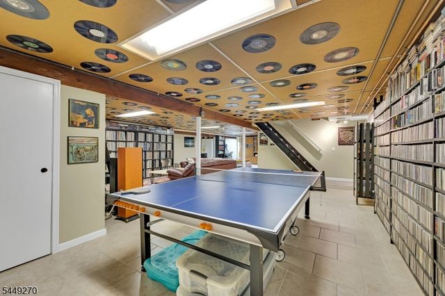 195 Old Somerset Rd, Watchung Boro, NJ 07069