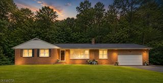195 Old Somerset Rd, Watchung Boro, NJ 07069