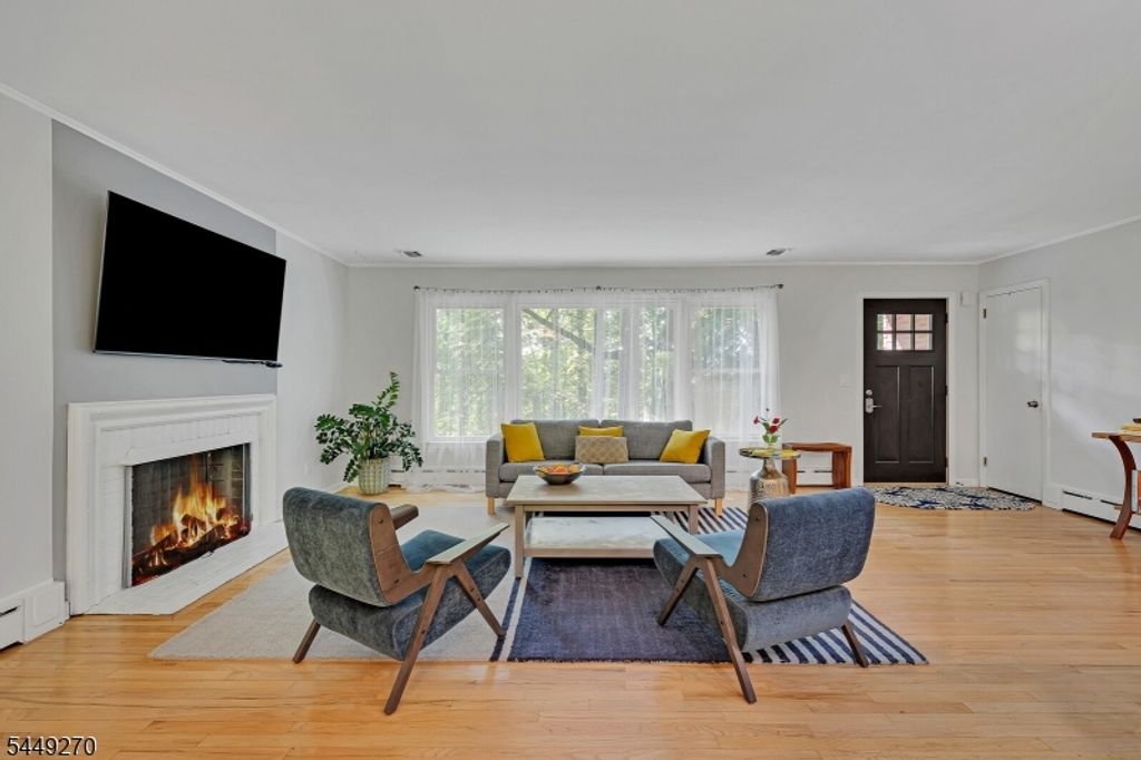 195 Old Somerset Rd, Watchung Boro, NJ 07069 — photo 5