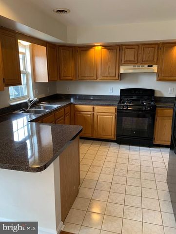 903 SKYVIEW DR, York, PA 17406