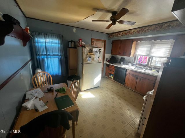 872 8th Avenue, Troy, NY 12182