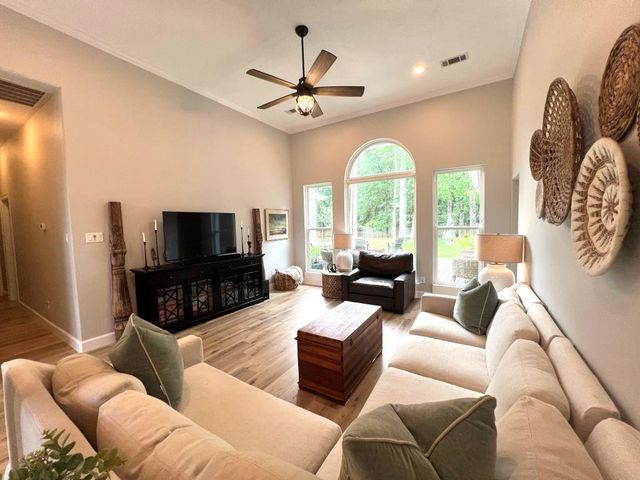 157 Park Way, Conroe, TX 77356