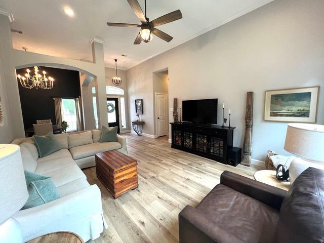 157 Park Way, Conroe, TX 77356