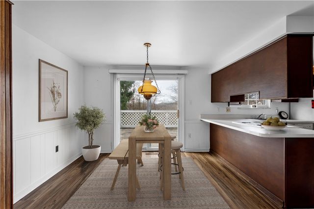 580 Meadowvale Dr, Cheswick, PA 15024