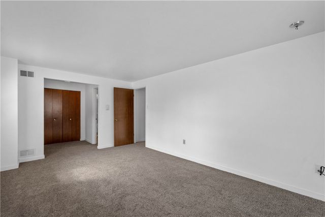 580 Meadowvale Dr, Cheswick, PA 15024