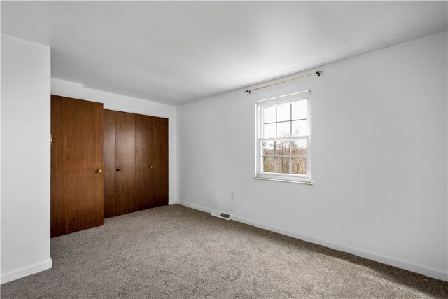 580 Meadowvale Dr, Cheswick, PA 15024