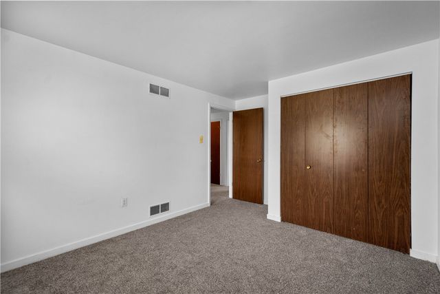 580 Meadowvale Dr, Cheswick, PA 15024