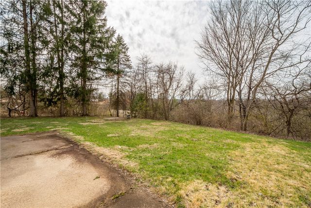 580 Meadowvale Dr, Cheswick, PA 15024