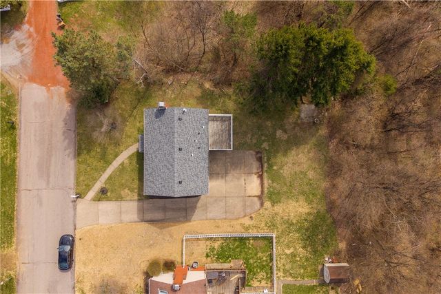 580 Meadowvale Dr, Cheswick, PA 15024