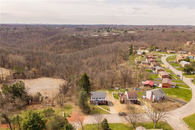 580 Meadowvale Dr, Cheswick, PA 15024