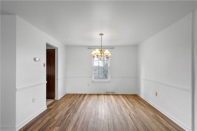 580 Meadowvale Dr, Cheswick, PA 15024