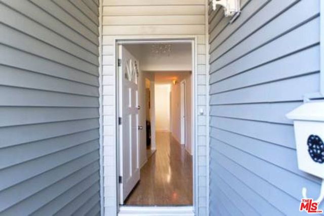 5049 SERRANIA Avenue, Woodland Hills, CA 91364