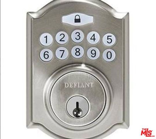 5049 SERRANIA Avenue, Woodland Hills, CA 91364