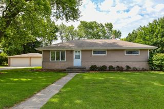 7101 W Layton AVENUE, Greenfield, WI 53220