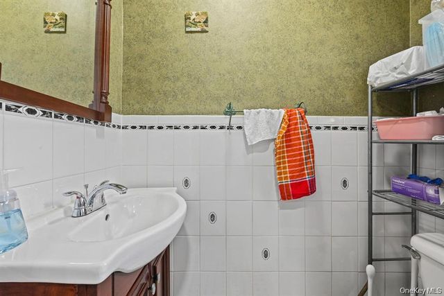 8915 88th Street, Woodhaven, NY 11421