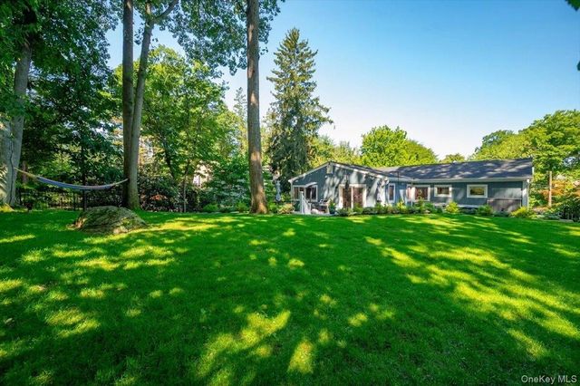 25 Shadow Lane, Larchmont, NY 10538
