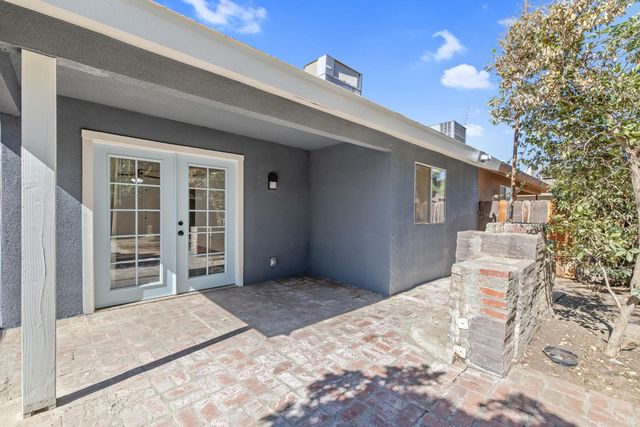 5451 W Santa Ana Avenue, Fresno, CA 93722