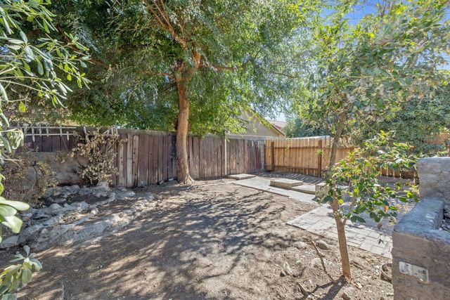 5451 W Santa Ana Avenue, Fresno, CA 93722