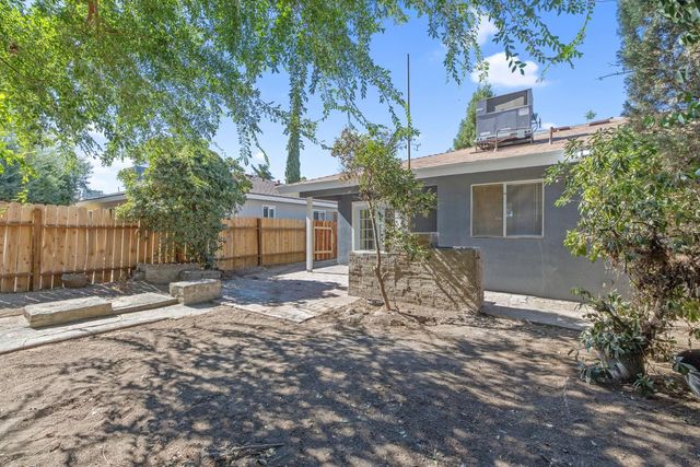 5451 W Santa Ana Avenue, Fresno, CA 93722