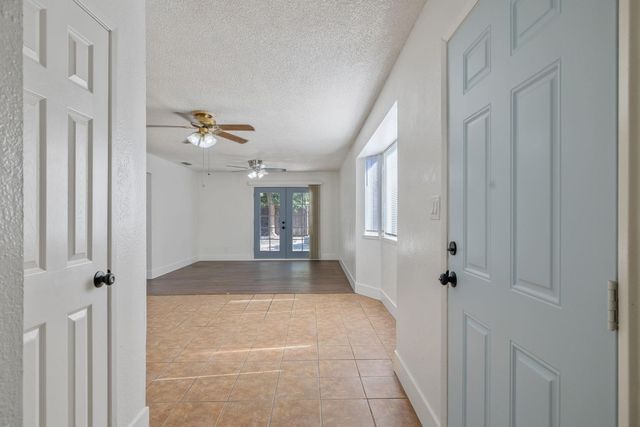 5451 W Santa Ana Avenue, Fresno, CA 93722