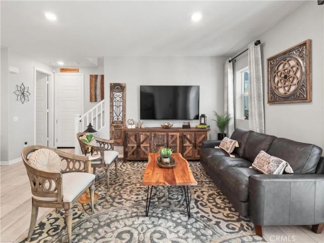 27478 Boulderview, Valencia, CA 91381