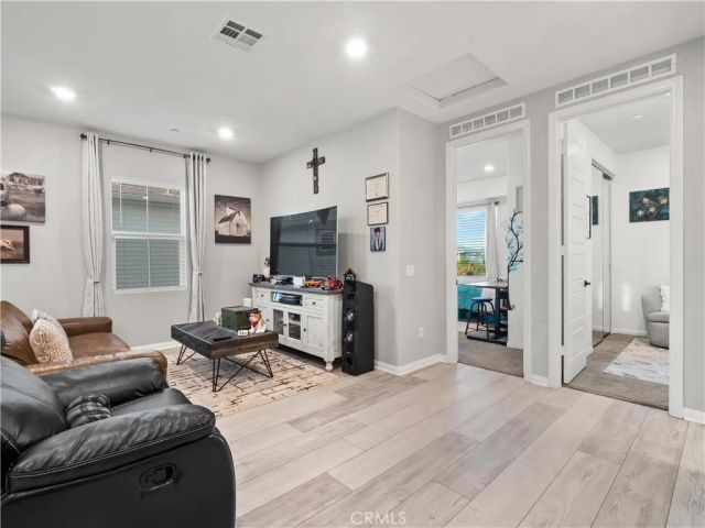 27478 Boulderview, Valencia, CA 91381