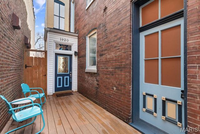 1920 Senate Street, St Louis, MO 63118