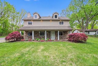 3376 Hessel Avenue, Rochester Hills, MI 48307