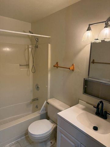 2535 SW 29 Street, Redmond, OR 97756