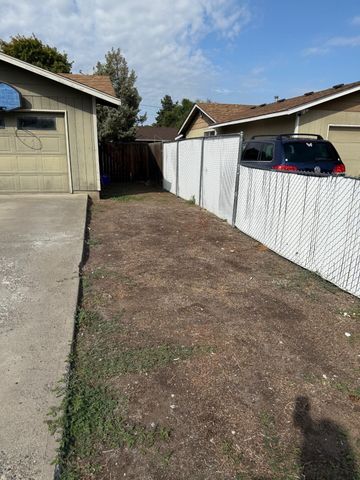 2535 SW 29 Street, Redmond, OR 97756