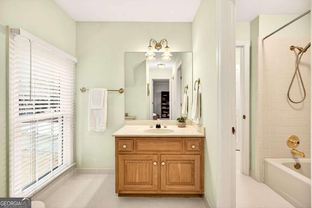 250 Tynebrae Place, Roswell, GA 30075