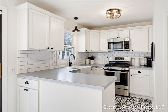 1652 Gorham Drive SE, Grand Rapids, MI 49506