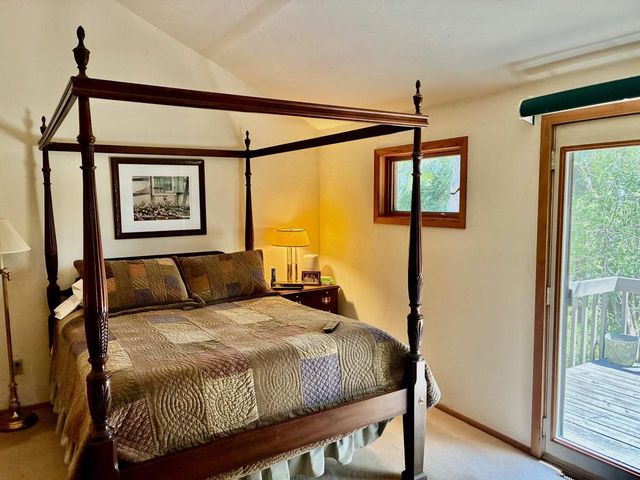 4992 Lake Bluff ROAD, Port Washington, WI 53074