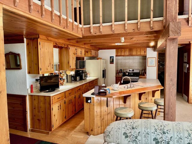 4992 Lake Bluff ROAD, Port Washington, WI 53074