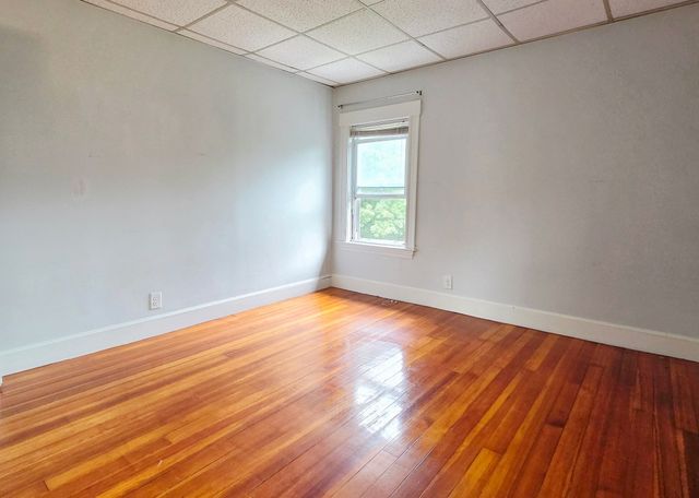 28 Whitney Street 2R, Northborough, MA 01532