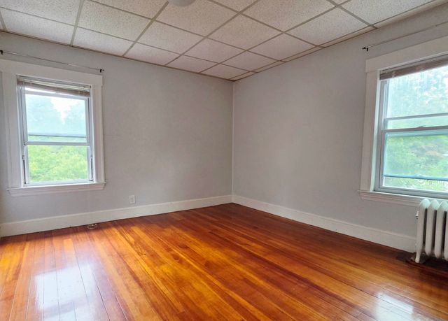28 Whitney Street 2R, Northborough, MA 01532
