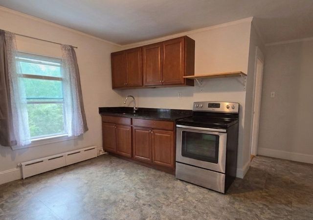 28 Whitney Street 2R, Northborough, MA 01532