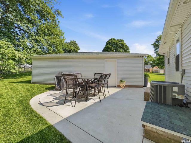 601 SPRING Street, Washington, IL 61571