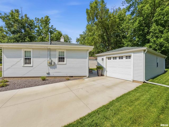 601 SPRING Street, Washington, IL 61571