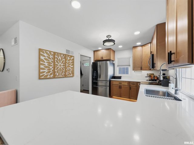 601 SPRING Street, Washington, IL 61571