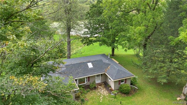 6374 Hunters Creek Road, Wales, NY 14139