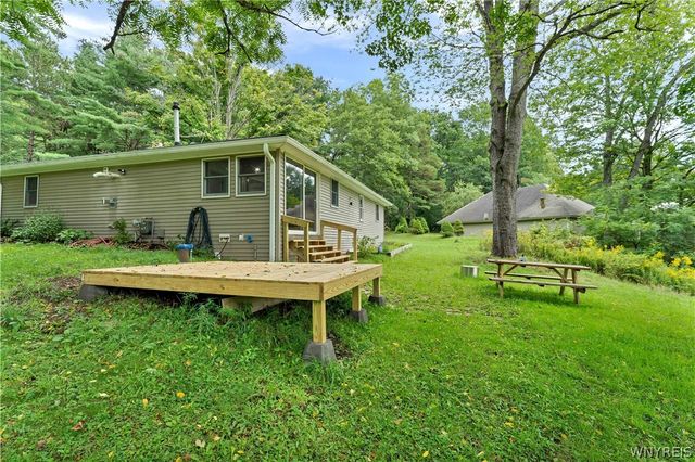 6374 Hunters Creek Road, Wales, NY 14139