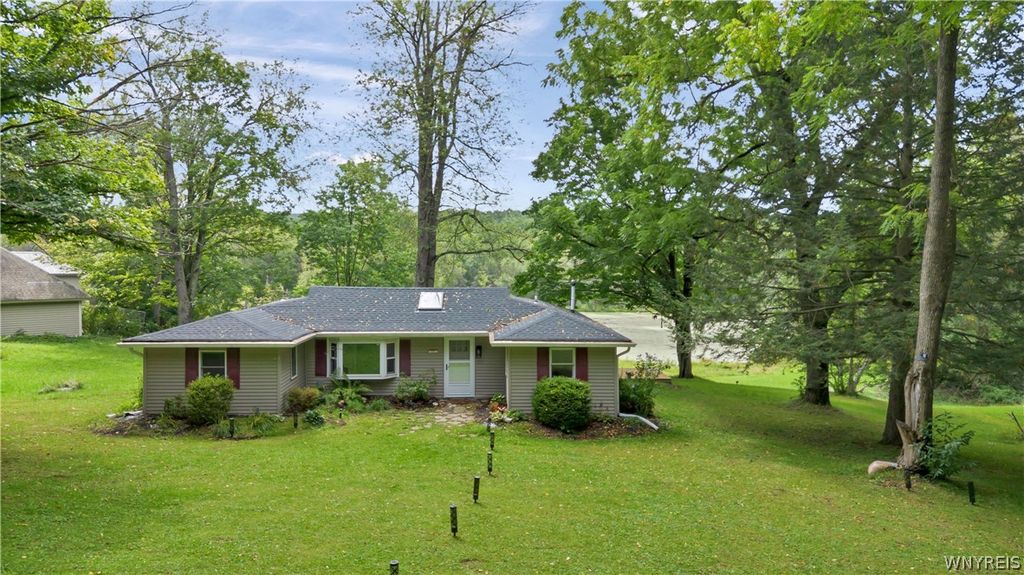 6374 Hunters Creek Road, Wales, NY 14139