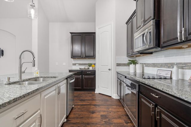 15033 Seventeen Lakes Boulevard, Fort Worth, TX 76262