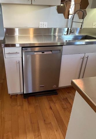 8 Conrad St 1, Boston, MA 02125