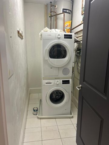8 Conrad St 1, Boston, MA 02125