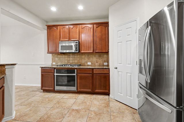 412 Flowering Plum Lane, Fort Worth, TX 76140