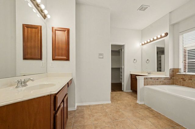 412 Flowering Plum Lane, Fort Worth, TX 76140