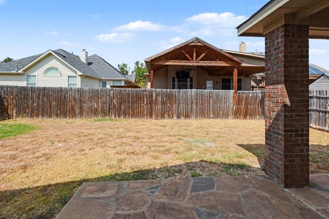 412 Flowering Plum Lane, Fort Worth, TX 76140