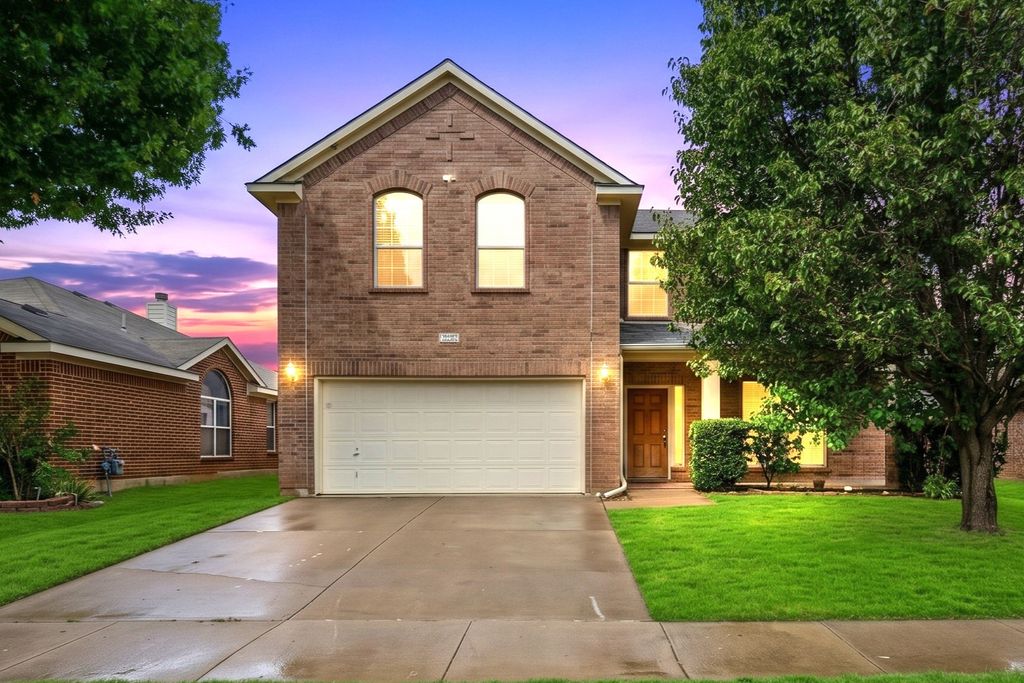 412 Flowering Plum Lane, Fort Worth, TX 76140